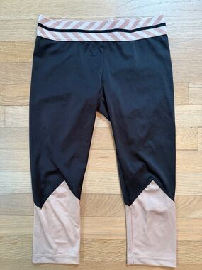 Olympia Activewear Black and tan Colorblock Cropped Leggings